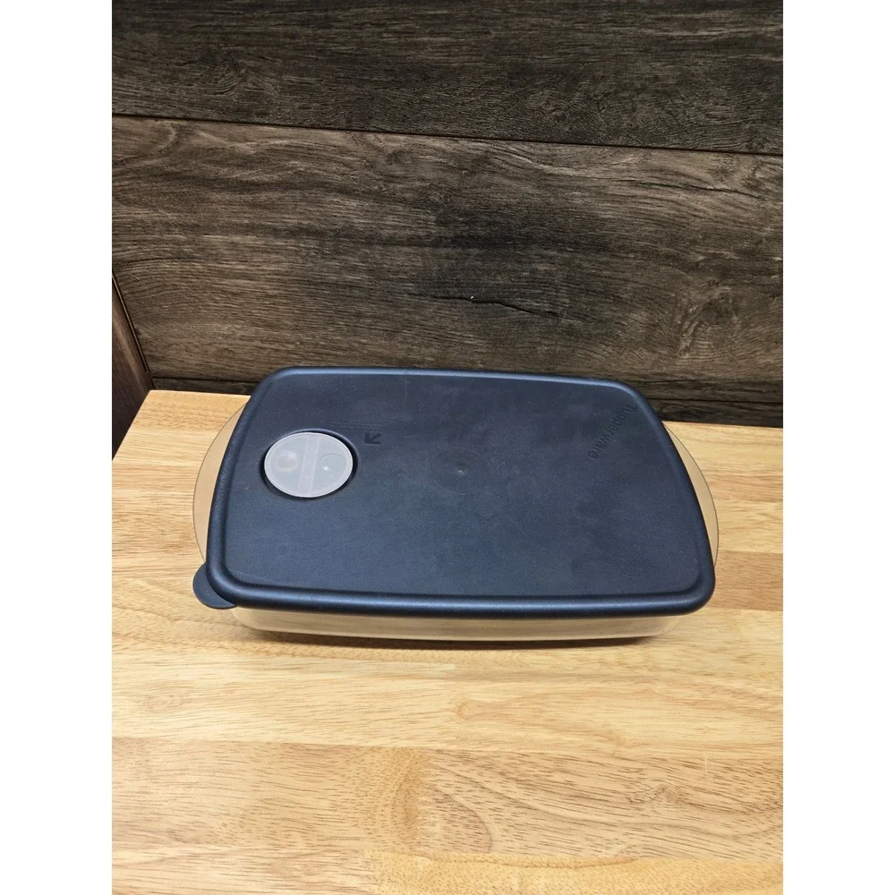 Tupperware Vent N Serve 6 Cup 1.4L Rectangular Microwave Container 3381B-1 Navy